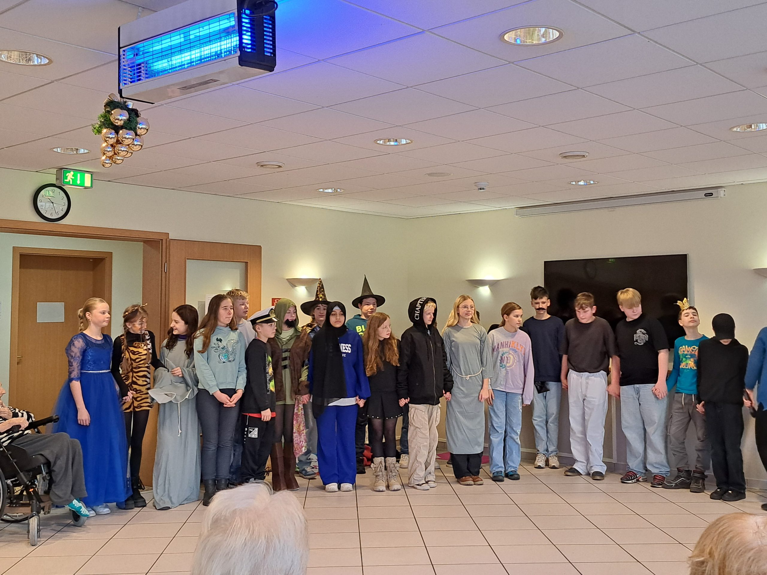 Besuch im Seniorenheim Grundschule Basdorf